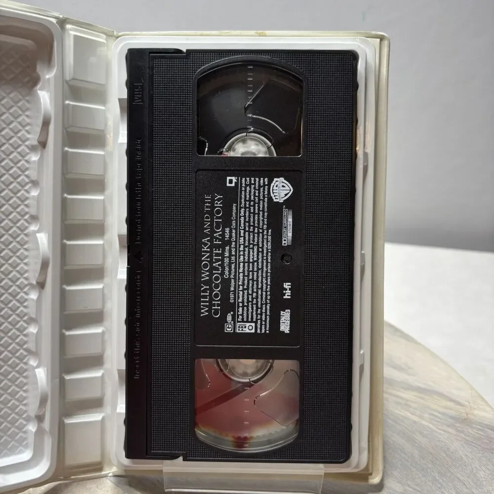 Willy Wonka and the Chocolate Factory (VHS) - Picture 3 of 3